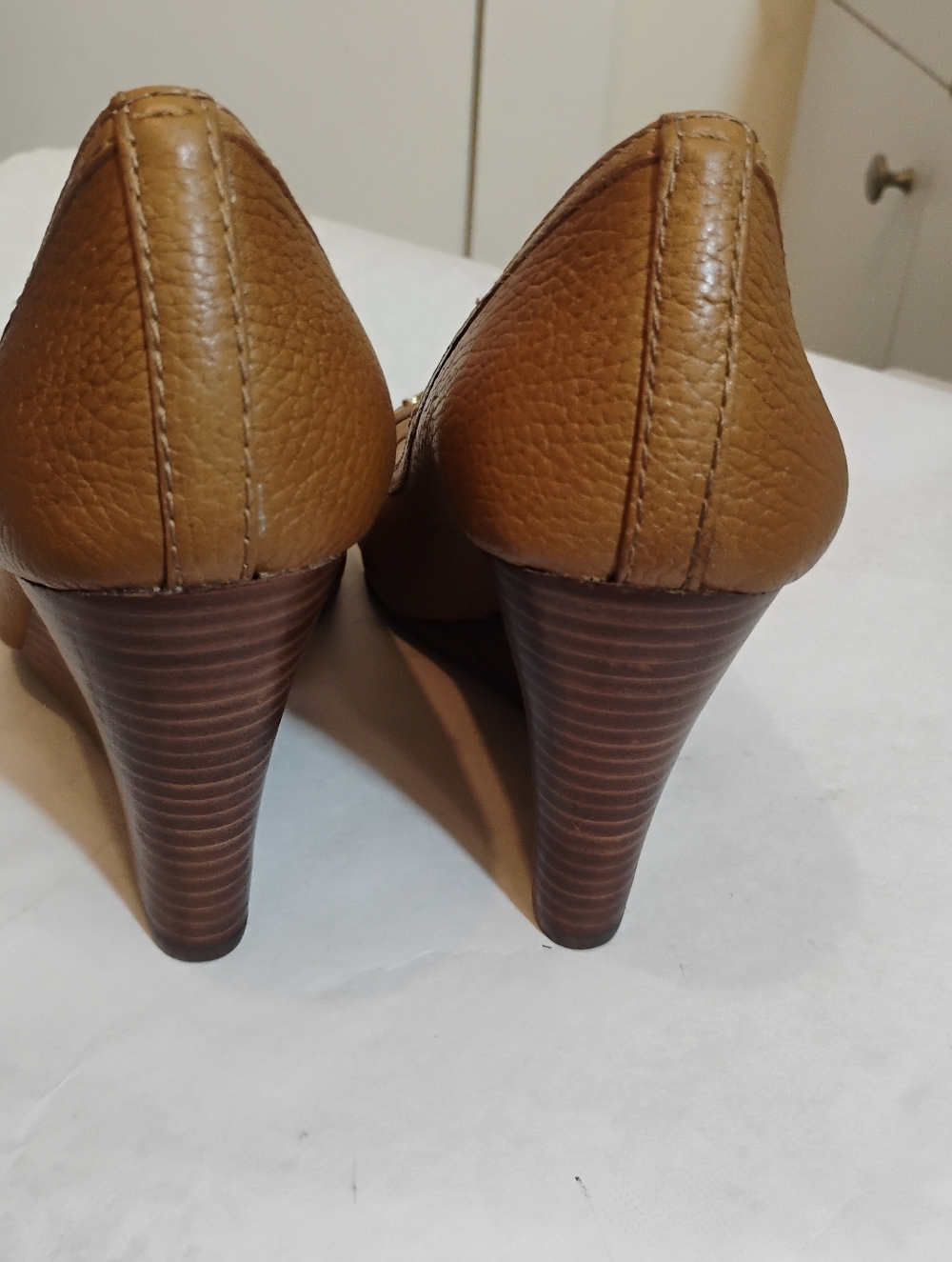 Tory Burch Carnell Peep Toe Wedge Size 6M - Picture 5 of 13